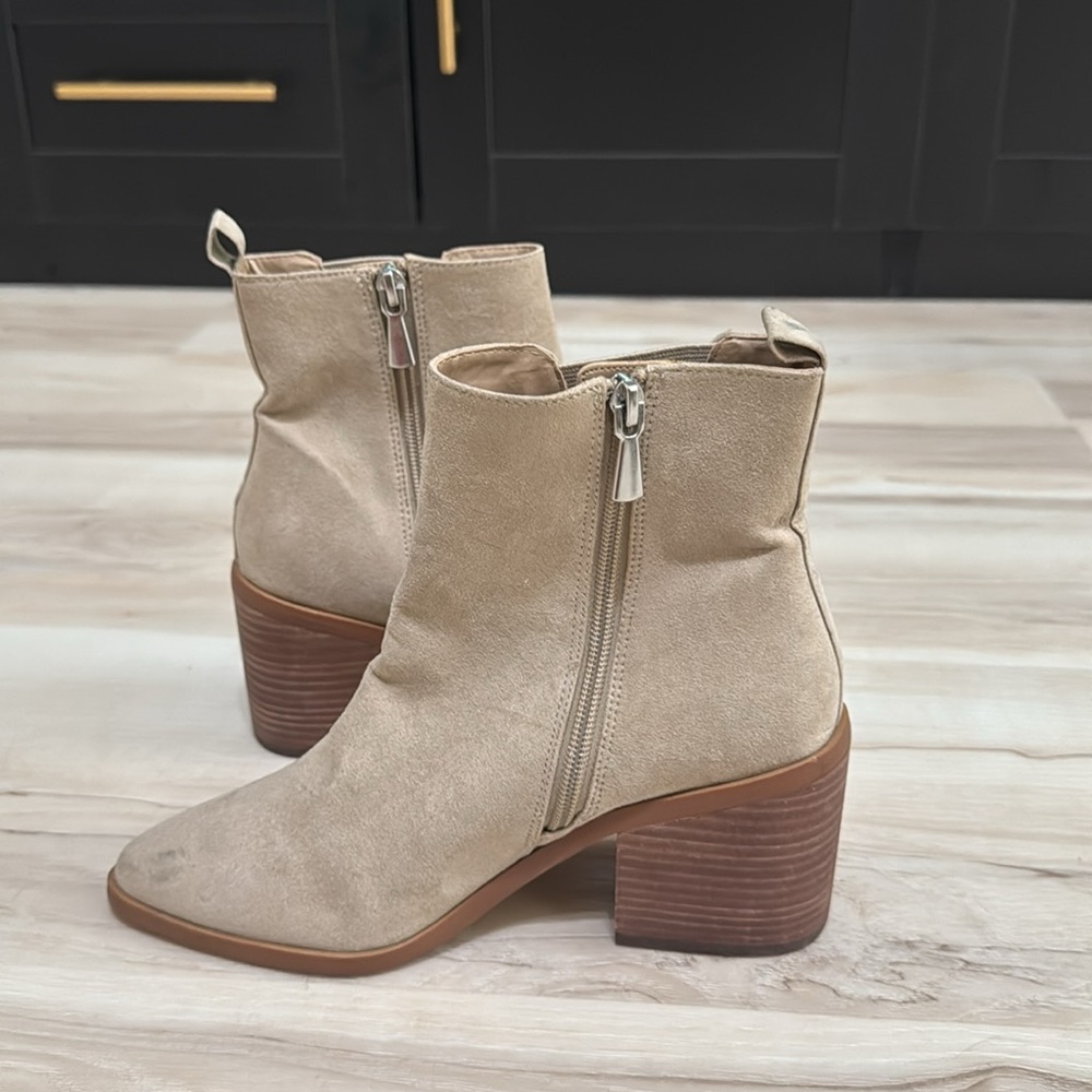 BP Baylee Western Bootie Size 6.5 Taupe Suede Block Heel Ankle Boots - Picture 7 of 8